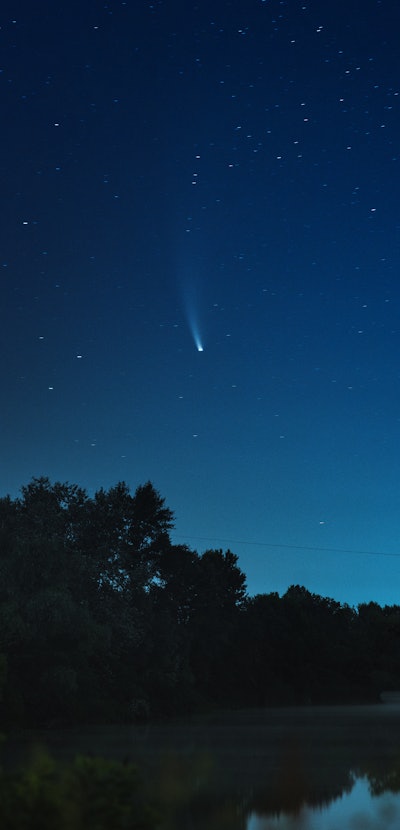 The Comet Neowise C/2020 F3 in the night sky