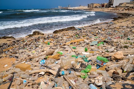 Most of the beaches of Libya suffer from significant pollution.
Sewage, construction waste, garbage ...