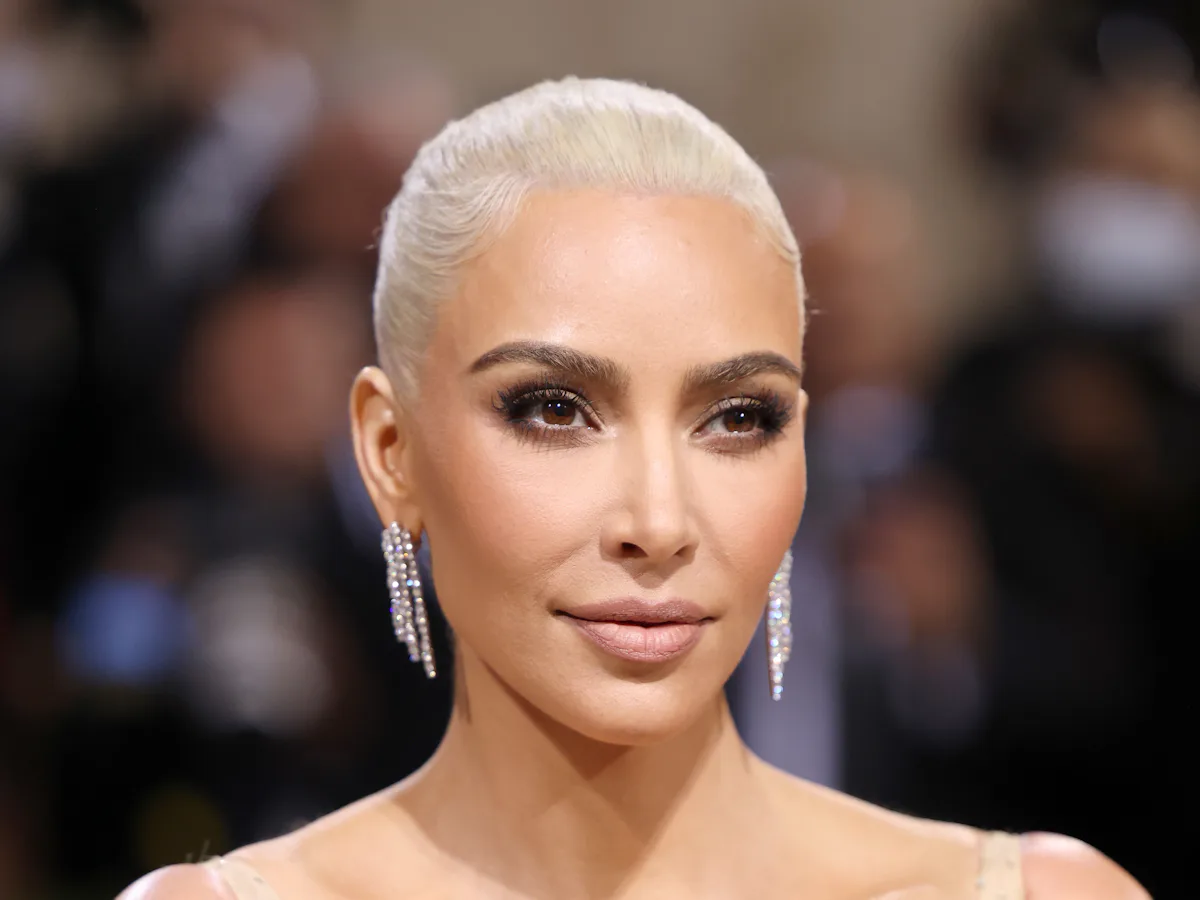 Kim Kardashian's Green Marilyn Monroe Dress Sparks Controversy Kim Kardashian's Green Marilyn Monroe Dress Sparks Controversy