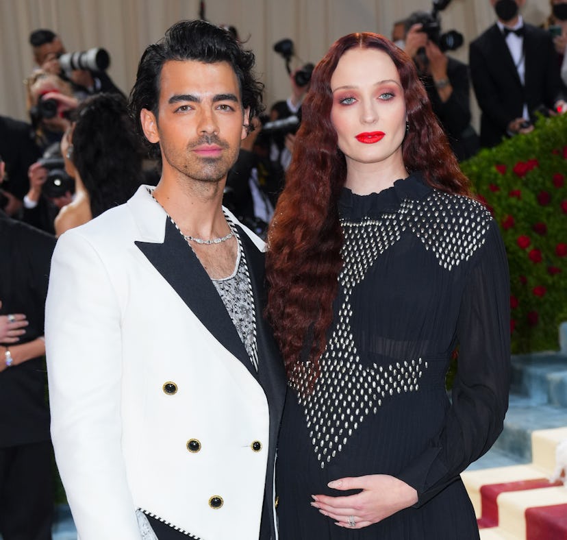 Sophie Turner revealed that she fell in love with Joe Jonas after just one date.