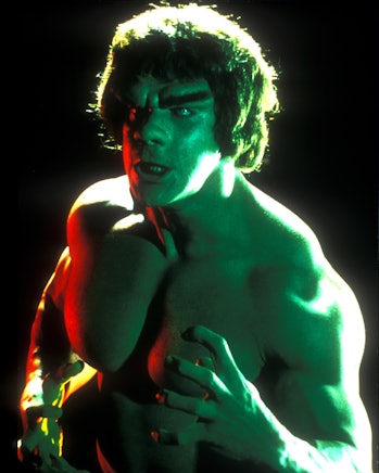 Lou Ferrigno, US actor and bodybuilder, in a studio portrait issued as publicity for the US televisi...