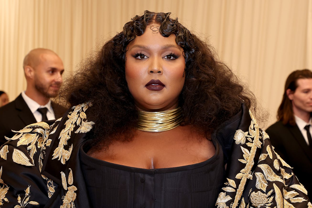 NEW YORK, NEW YORK - MAY 02: (Exclusive Coverage) Lizzo arrives at The 2022 Met Gala Celebrating "In...
