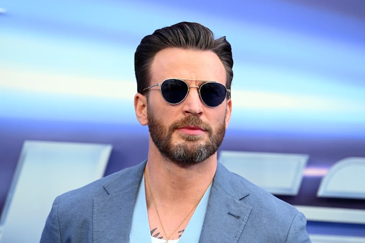 Chris Evans Defends Lightyear S Same Sex Kiss With Choice Words For Critics