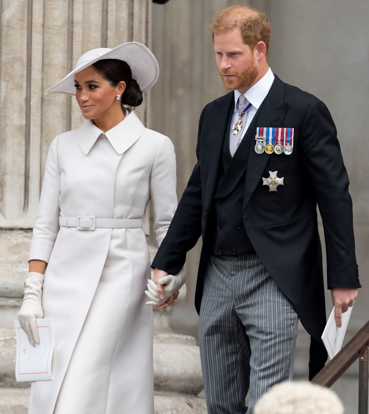 Prince Harry and Meghan Markle both have blue-purple auras.