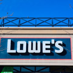 lowe's stoe, is lowe's open on father's day?