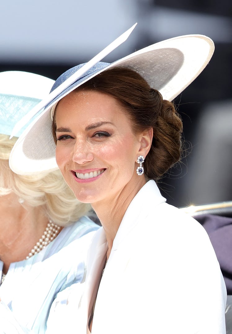 Kate Middleton honors Princess Diana by wearing her late mother-in-law's sapphire jewelry.