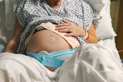 pregnant woman on a hospital delivery bed as she has fetal monitoring, how  long does it take for sp...