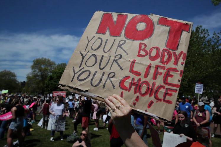 Here are sign ideas for pro-choice abortion protests. 