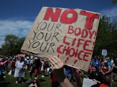 Here are sign ideas for pro-choice abortion protests. 