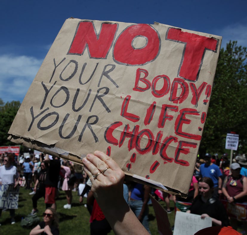 Here are sign ideas for pro-choice abortion protests.