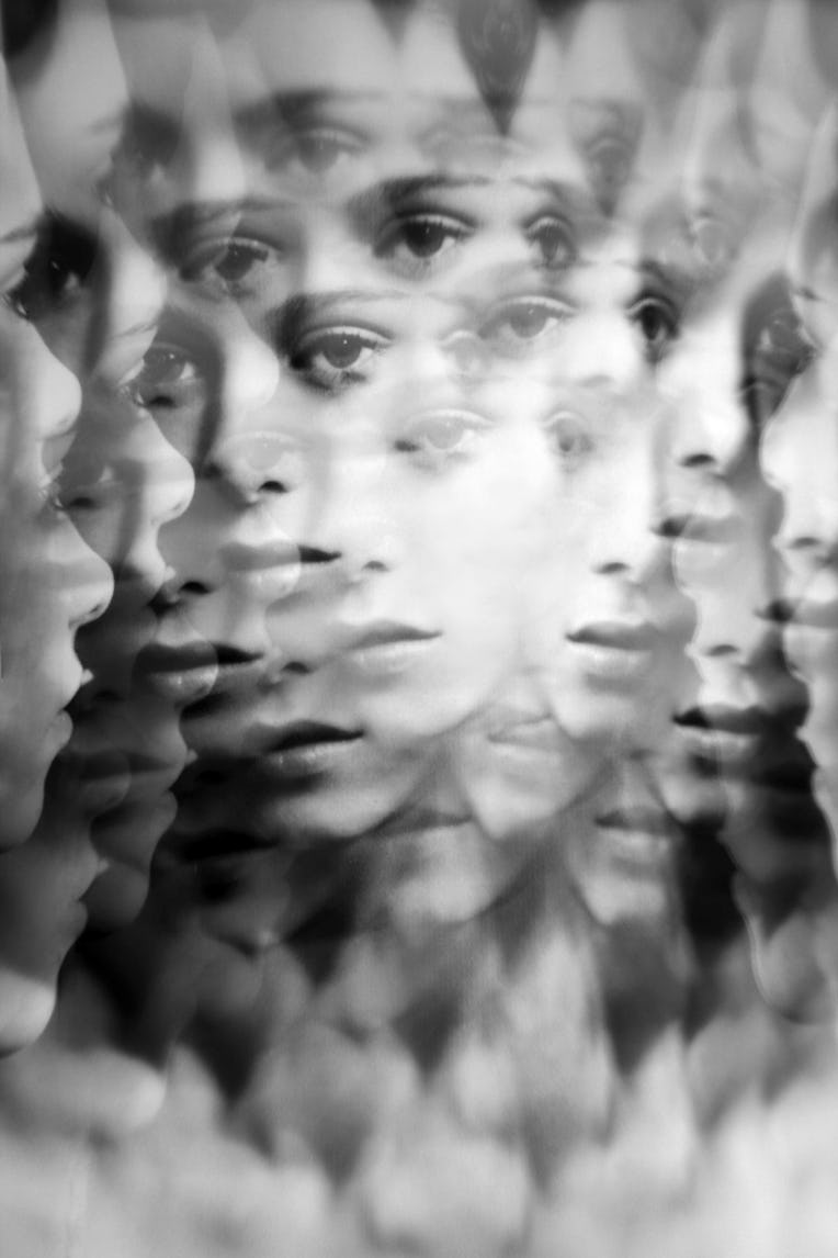 Compared with simple eyes, compound eyes possess a very large view angle, and can detect fast moveme...