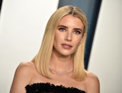 BEVERLY HILLS, CALIFORNIA - FEBRUARY 09: Emma Roberts attends the 2020 Vanity Fair Oscar Party hoste...