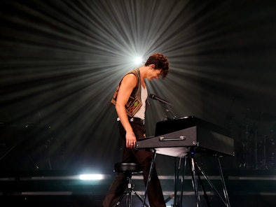 On June 27, Shawn Mendes performed in Portland, Oregon.