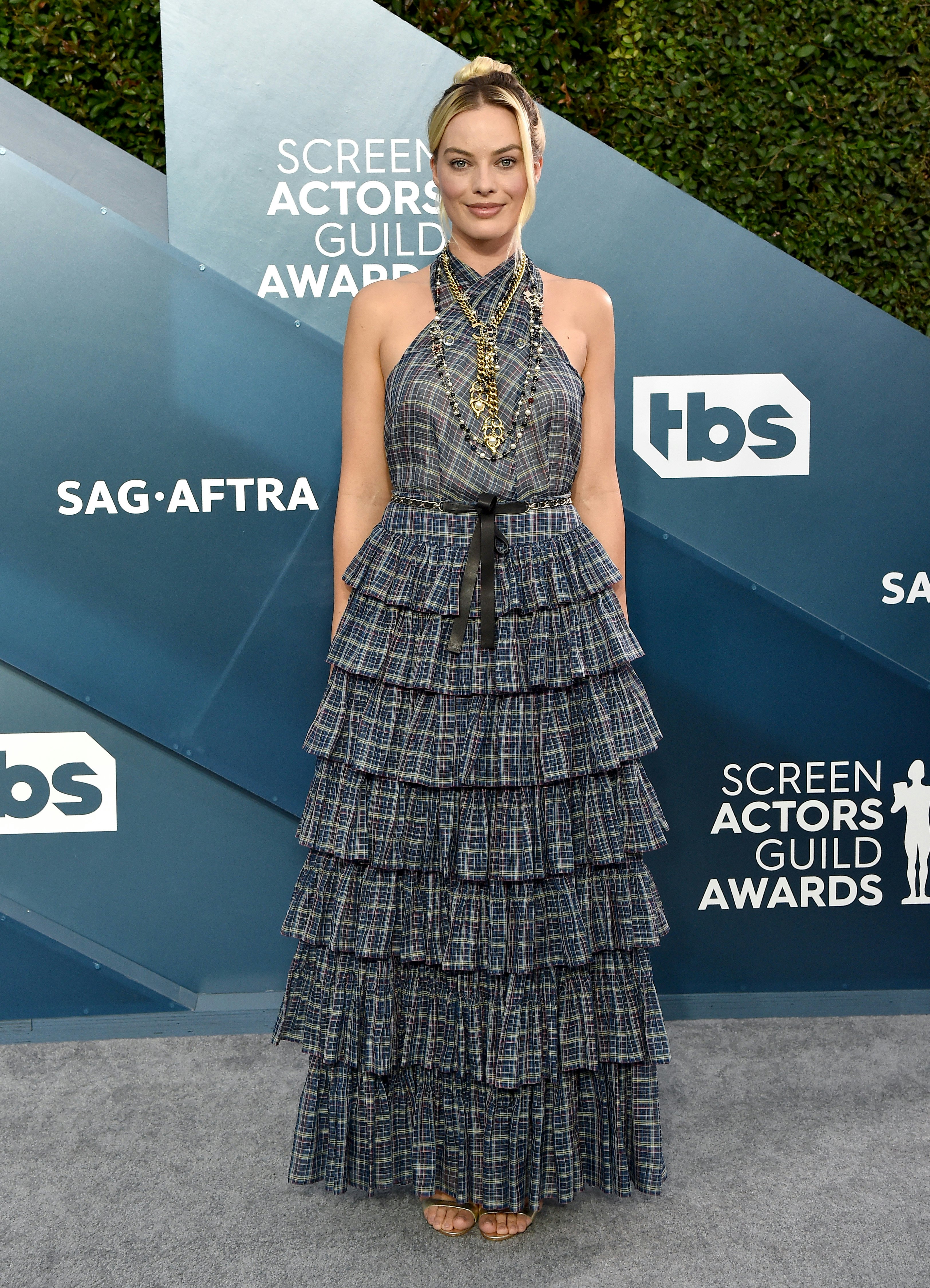 Margot Robbie attends the 26th Annual Screen Actors Guild Awards 