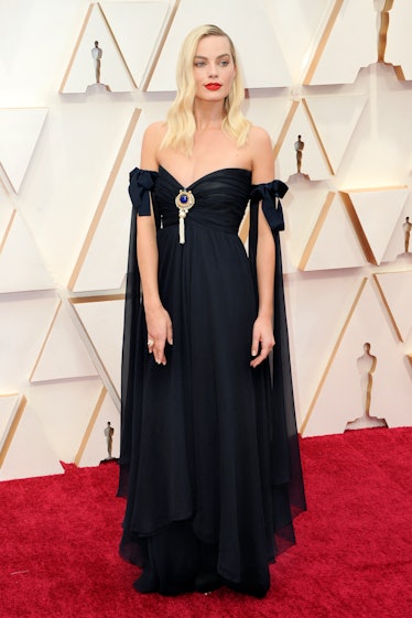 Margot Robbie arrives at the 92nd Annual Academy Awards