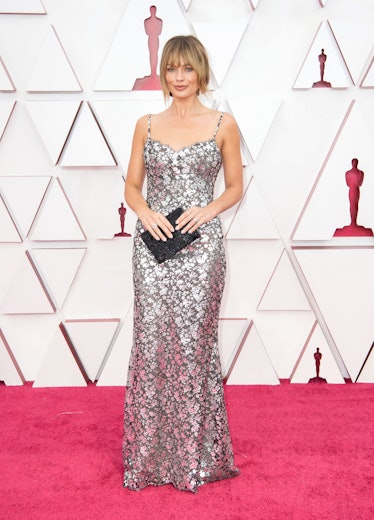 Margot Robbie attends the 93rd Annual Academy Awards 