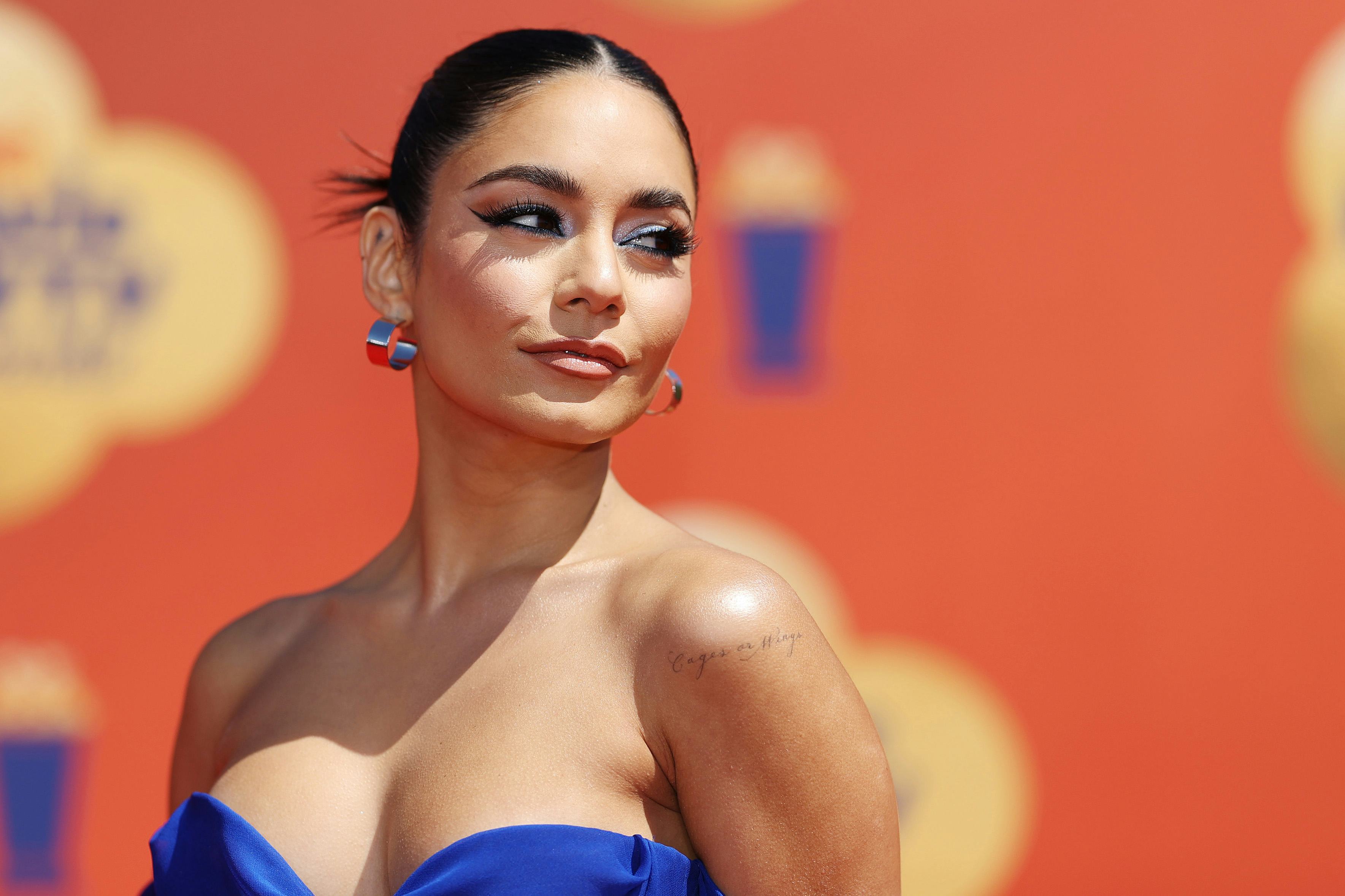 SANTA MONICA, CALIFORNIA - JUNE 05: Host Vanessa Hudgens attends the 2022 MTV Movie & TV Awards at B...