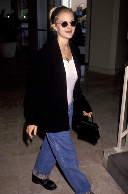 Drew Barrymore's '90s Style Included Grunge Outfits, Baggy Jeans