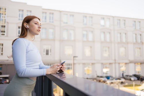 The signs of having an anxious attachment style include low self-esteem and clinginess.