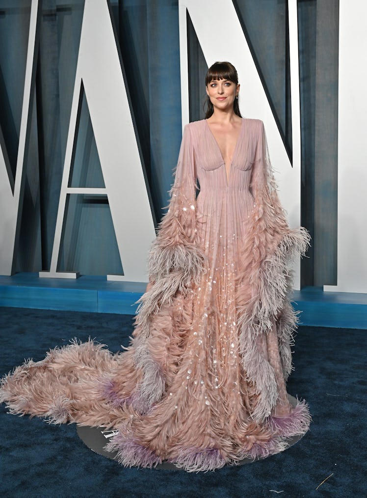 Dakota Johnson attends the 2022 Vanity Fair Oscar Party hosted by Radhika Jones 