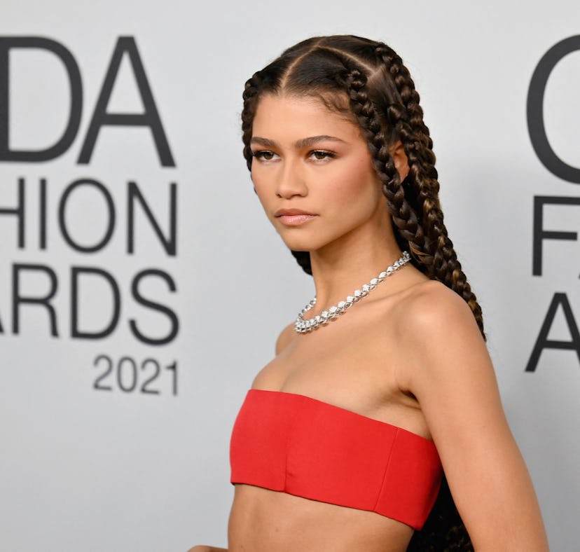 Zendaya cut her finger and needed stitches as a result of a cooking fail.
