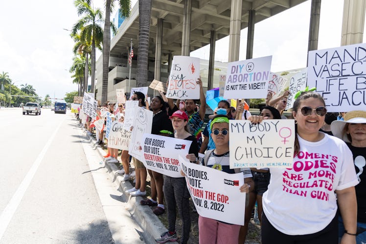 People on streets protesting to support abortion rights after Roe v. Wade was overturned