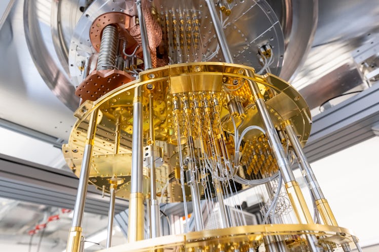 14 July 2022, Bavaria, Garching: A cryostat from a quantum computer stands during a press tour of th...