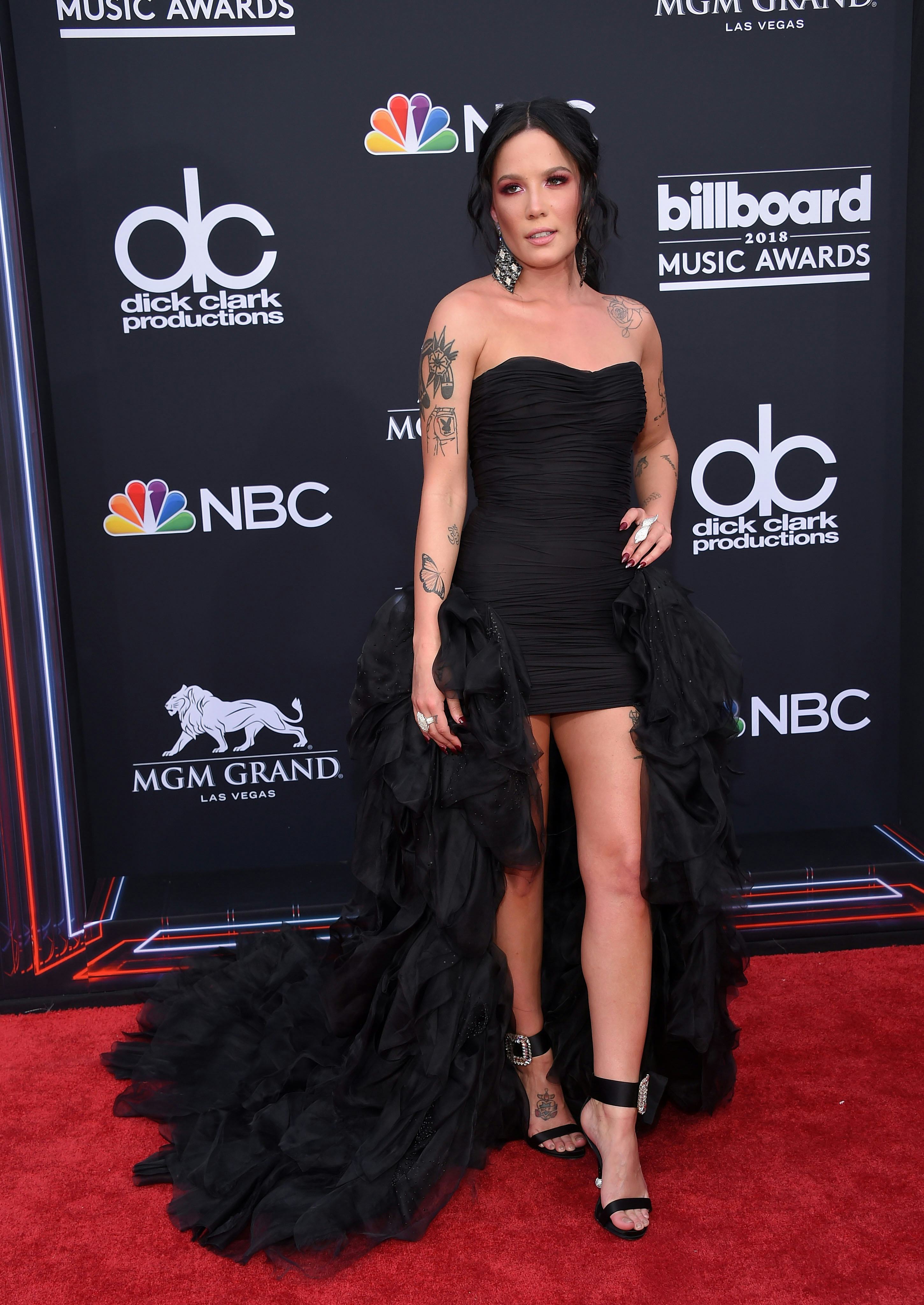 Halsey attends the 2018 Billboard Music Awards 2018