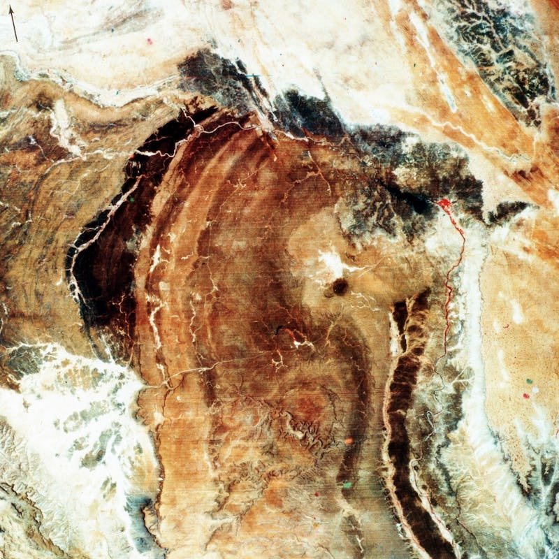 UNSPECIFIED - CIRCA 1754: Multispectral scanner reveals lithologic and structural features of Great ...