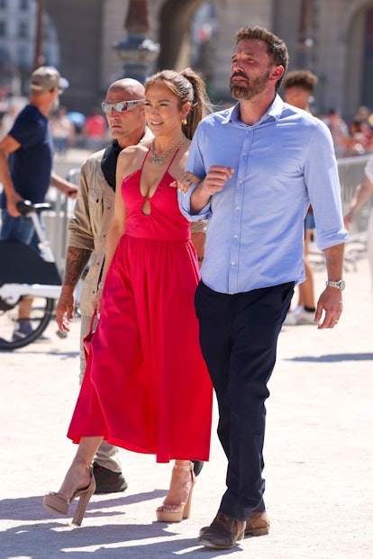Check out these photos of Jennifer Lopez and Ben Affleck's Paris honeymoon.