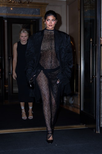 NEW YORK, NEW YORK - SEPTEMBER 09: Kylie Jenner is seen in Midtown on September 09, 2021 in New York...