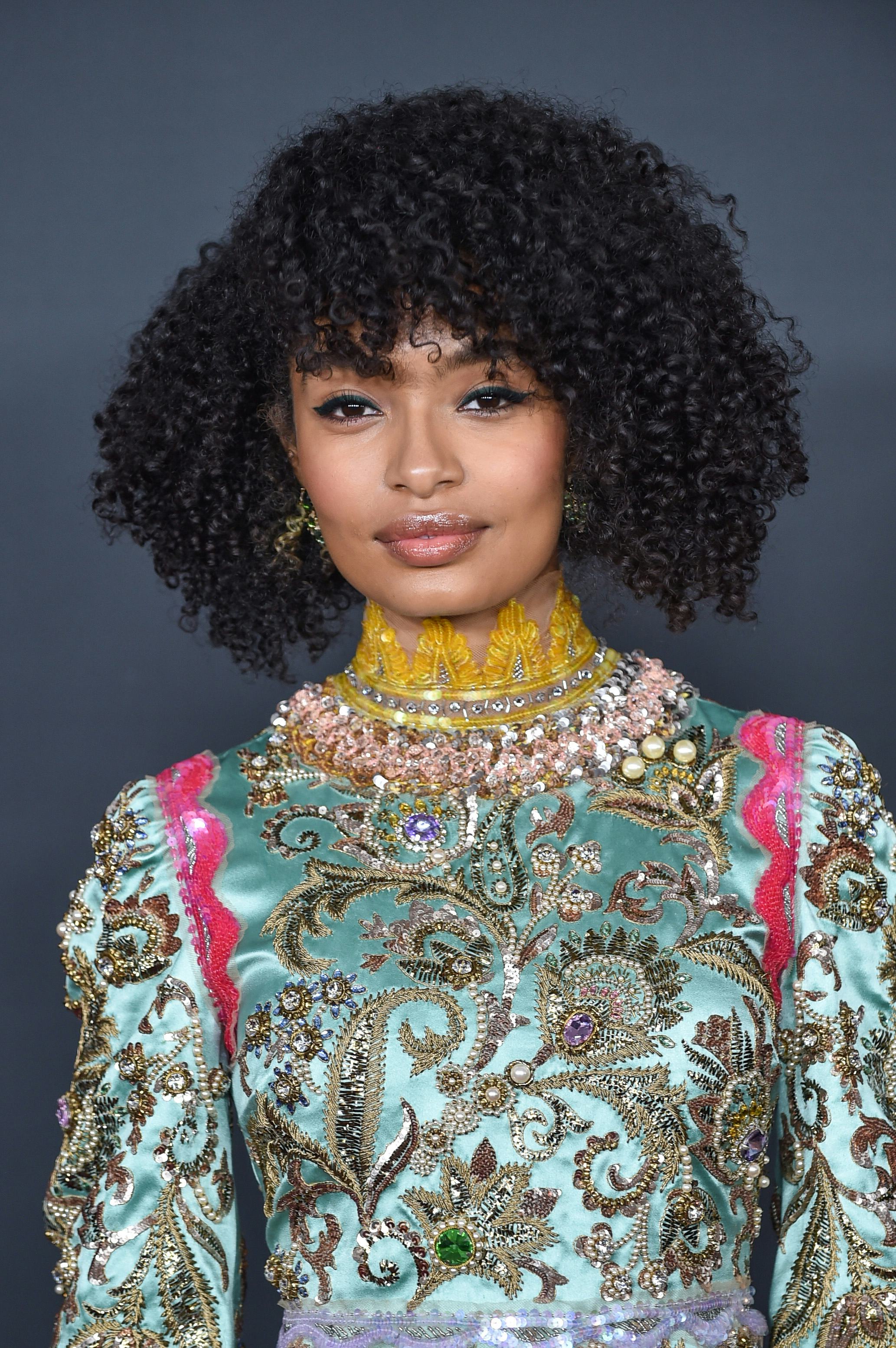 Yara Shahidi wears her natural curls in a layered bob at the 51st NAACP Image Awards.