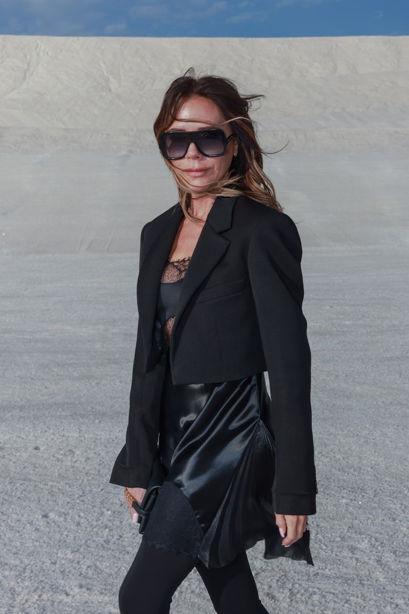 Victoria Beckham attends the "Le Papier (The Paper)" Jacquemus' Fashion Show 