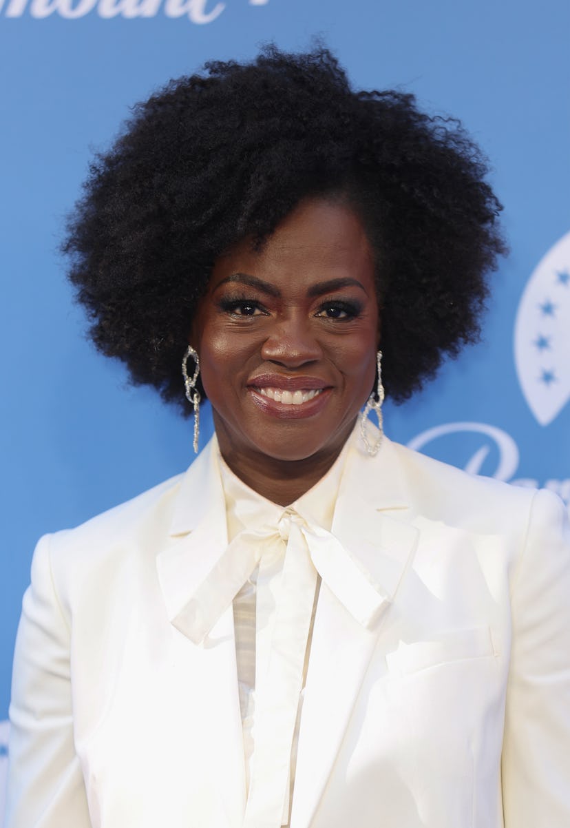 Viola Davis styles her short natural hair in a defined afro the Launch of Paramount+ UK. 