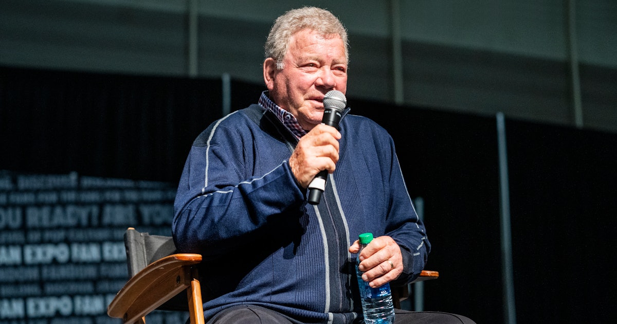 William Shatner & Gilroy, CA Fruit Stand Go Viral After He Lost His Wallet - Fatherly