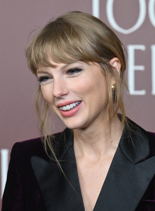 Taylor Swift attends the "All Too Well" premiere at AMC Lincoln Square on November 12, 2021 in New Y...