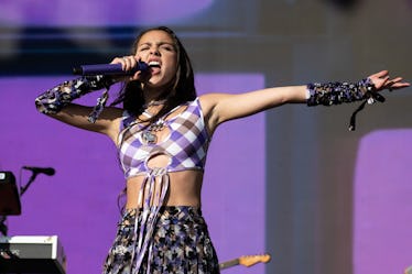 Olivia Rodrigo performs in Glastonbury before this video of Olivia Rodrigo singing Natalie Imbruglia...