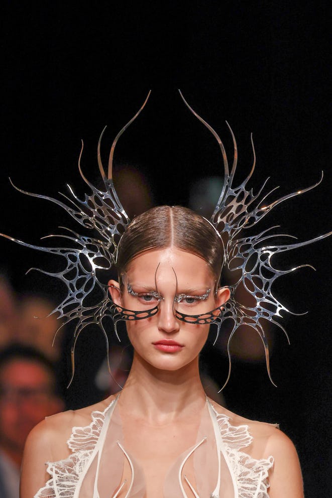 Iris Van Herpen Showed Otherworldly 3D Manicures At Couture Fashion Week