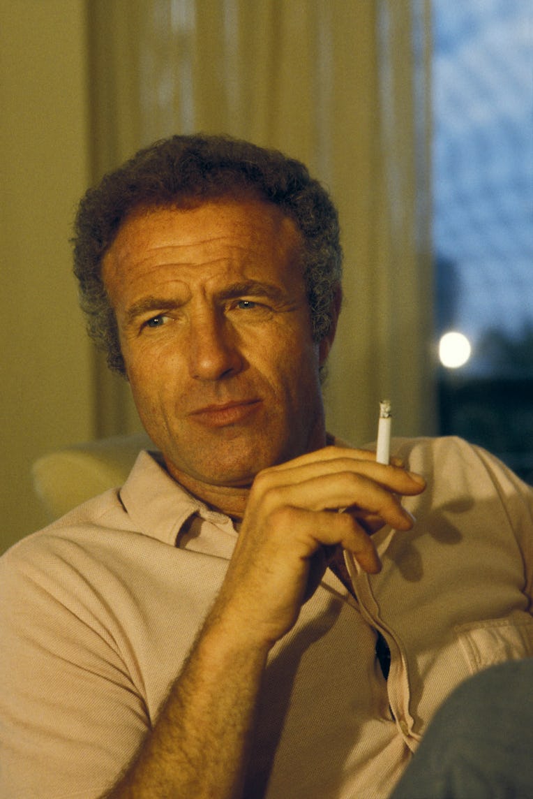 Portrait de James Caan à Miami en avril 1981, Etats-Inis. (Photo by Jacky COOLEN/Gamma-Rapho via Get...
