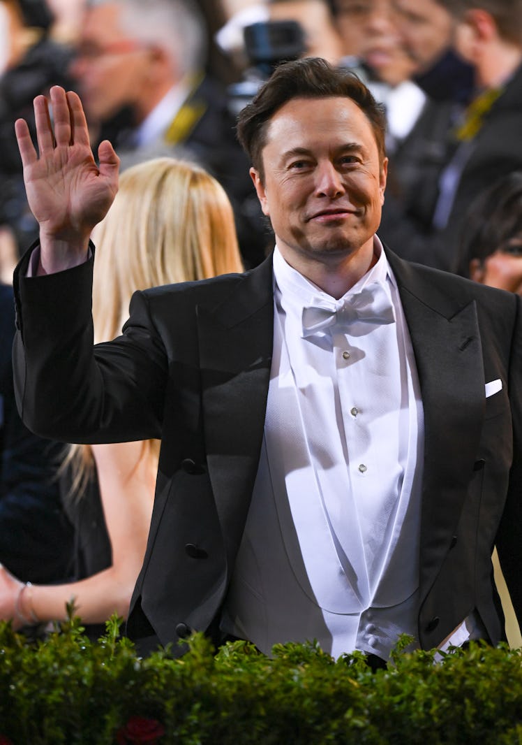 NEW YORK, NEW YORK - MAY 02: Elon Musk arrives to the 2022 Met Gala Celebrating "In America: An Ant...