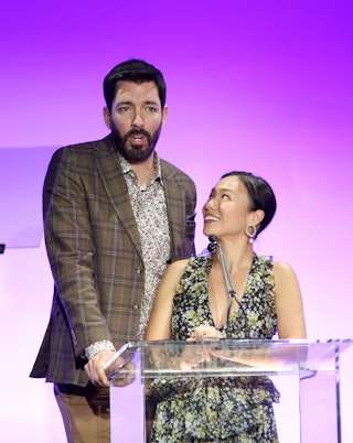 Drew Scott has "Resting Dad Face," and it's priceless. Here, he and Linda Phan speak onstage during ...