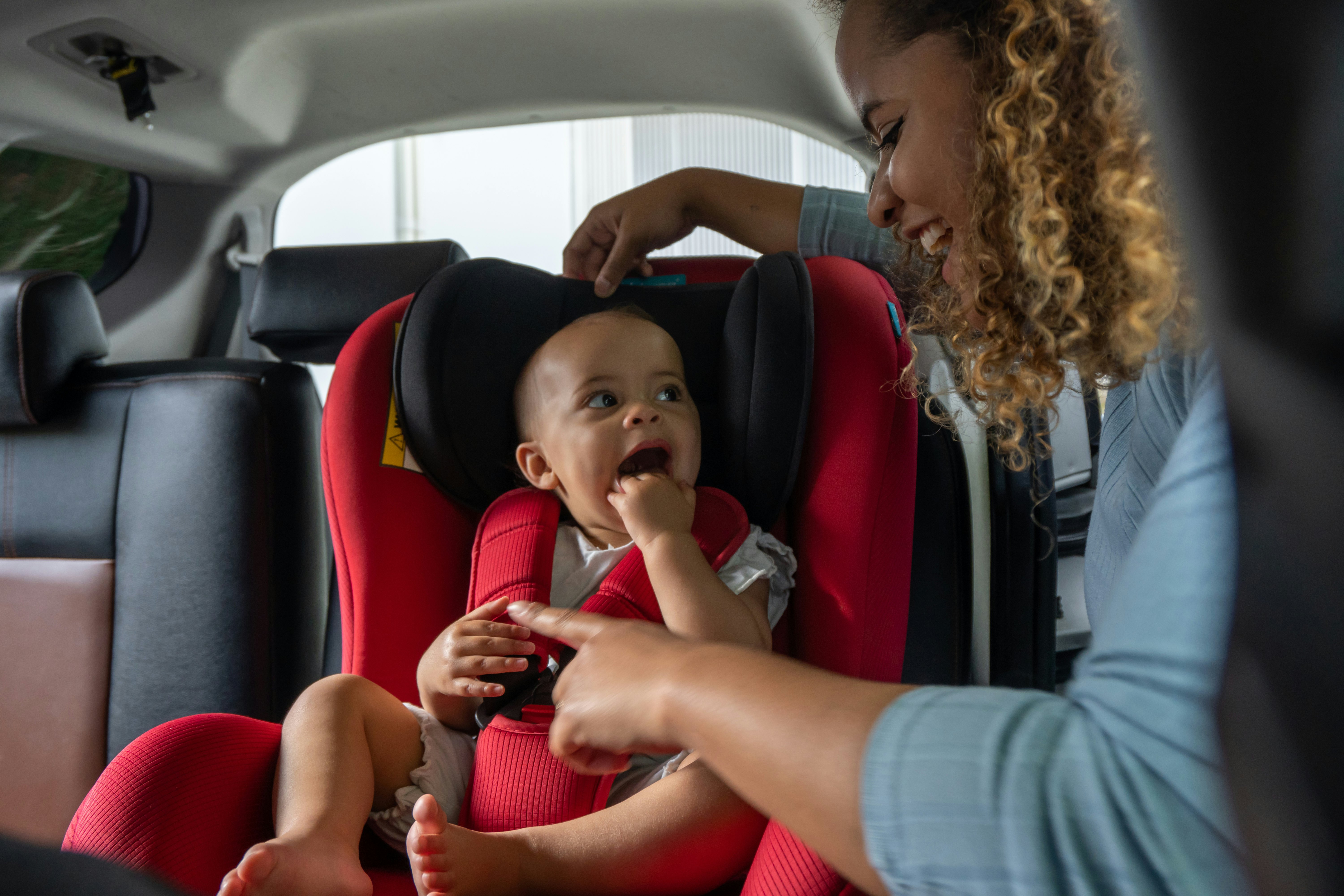 My baby's head keeps falling outlet forward in car seat