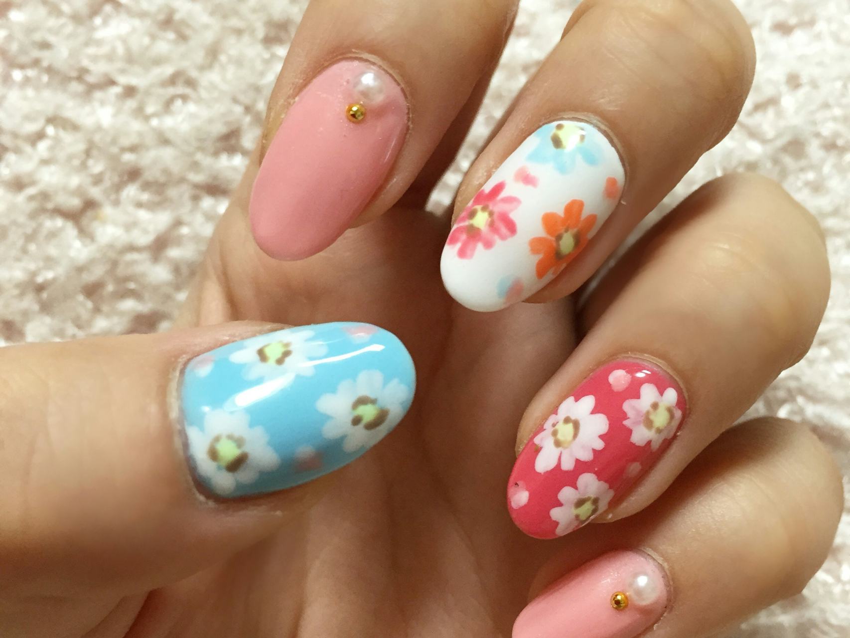 13 Perfectly Pretty Flower Nail Art Ideas