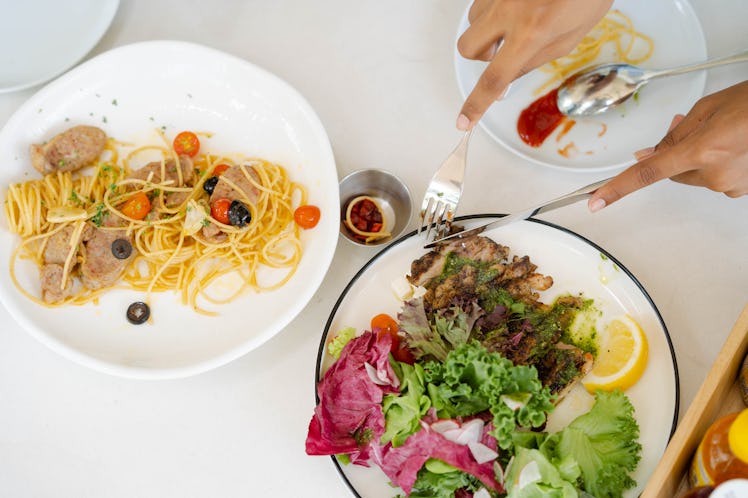 Here's how to have a great dinner date. Follow these rules.