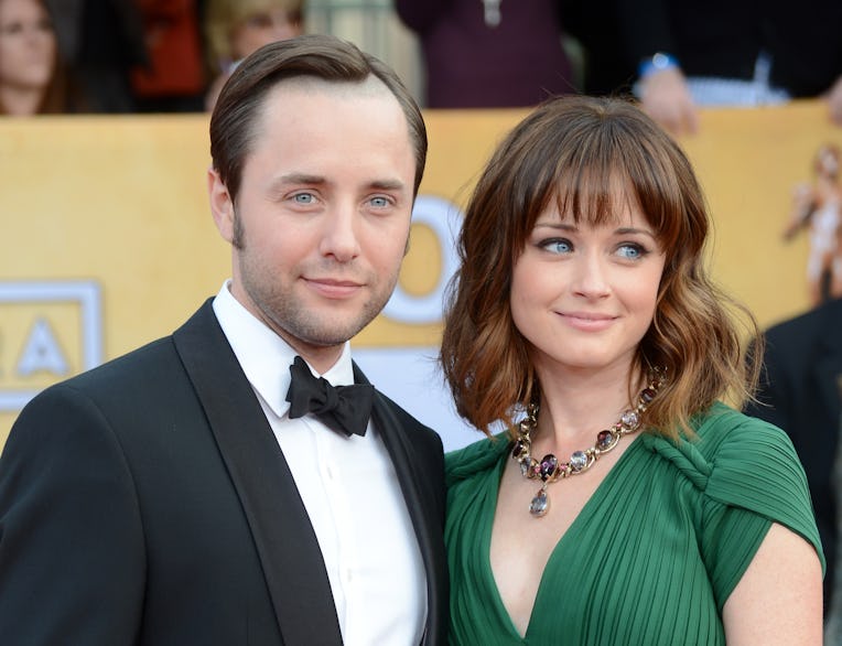 LOS ANGELES, CA - JANUARY 27: Actors Vincent Kartheiser (L) and Alexis Bledel arrive at the 19th An...