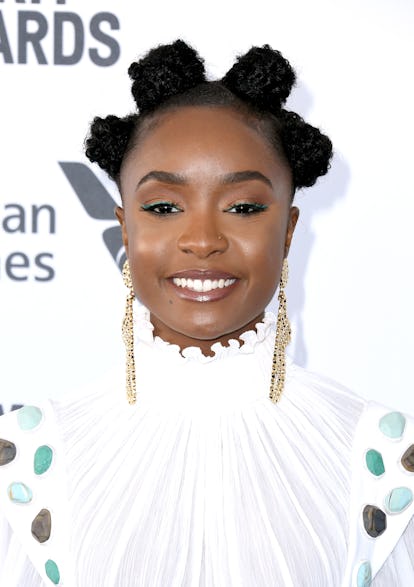 Kiki Lynn wears bantu knots and neon eyeliner at the 2019 Soul Independent Film Awards.