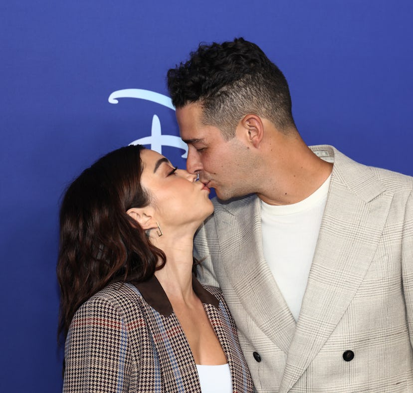 You'll want to see Sofia Vergara's photos from Sarah Hyland and Wells Adams' wedding.