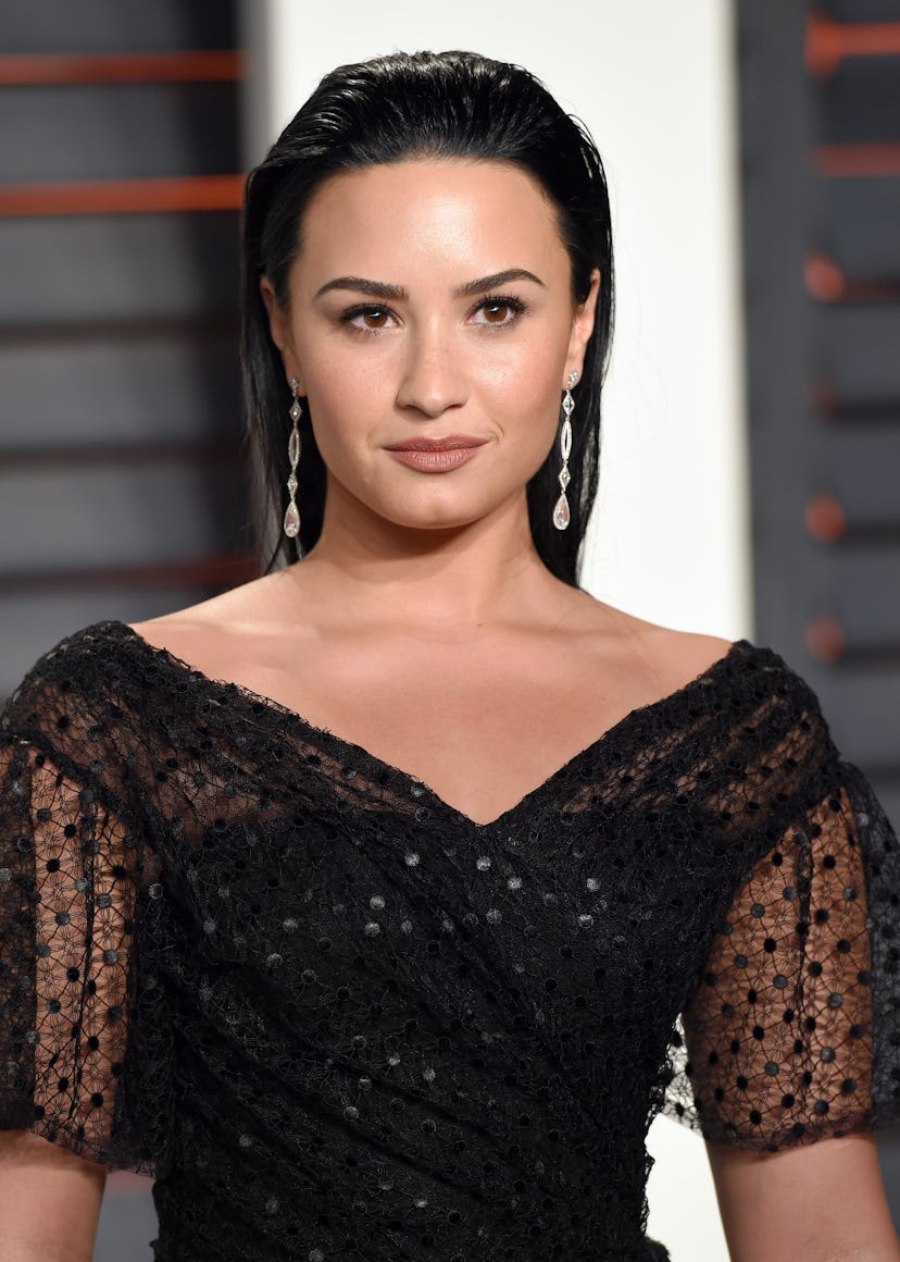 BEVERLY HILLS, CA - FEBRUARY 28:  Demi Lovato attends the 2016 Vanity Fair Oscar Party Hosted By Gra...