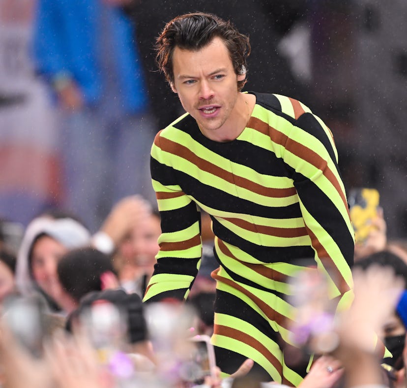 In an interview with 'Rolling Stone,' Harry Styles squashed the theory that he might be balding.