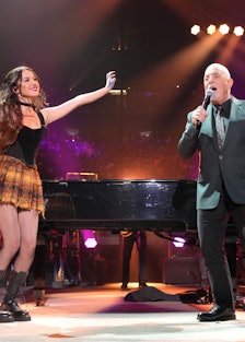  Olivia Rodrigo and Billy Joel perform "Deja Vu" and "Uptown Girl" 